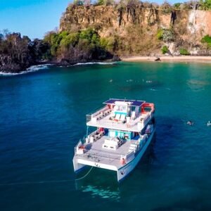 Passeio de barco com almoço incluso