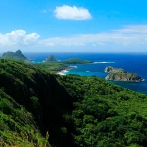Trilha Capim Açu em Noronha