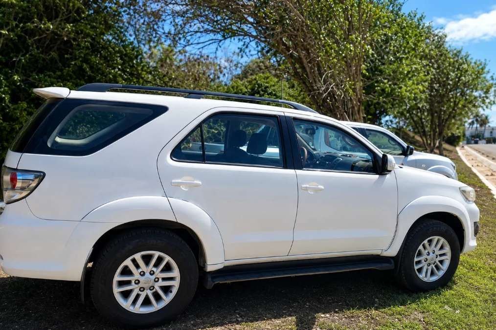 Aluguel de Toyota Hilux SW4 em Fernando de Noronha - Noronha Total