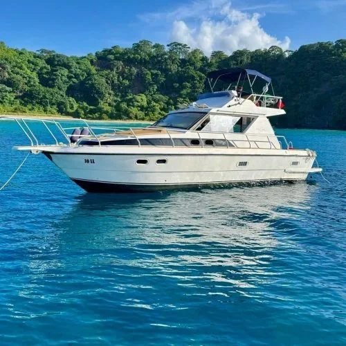 Lancha Jô LL - passeio de lancha privativa em Fernando de Noronha - Noronha Total
