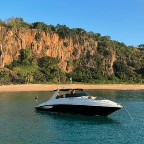 Lancha Luciana - passeio de lancha privativa em Fernando de Noronha - Noronha Total