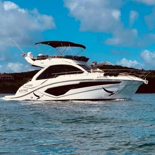 Lancha NX 50 - passeio de lancha privativa em Fernando de Noronha - Noronha Total