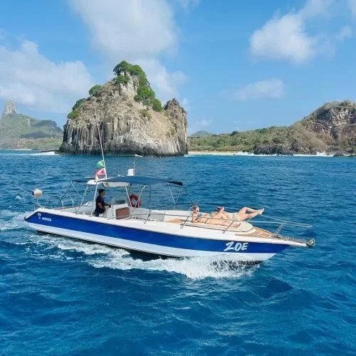 Lancha Zoe - passeio de lancha privativa em Fernando de Noronha - Noronha Total